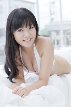 美女坐爱